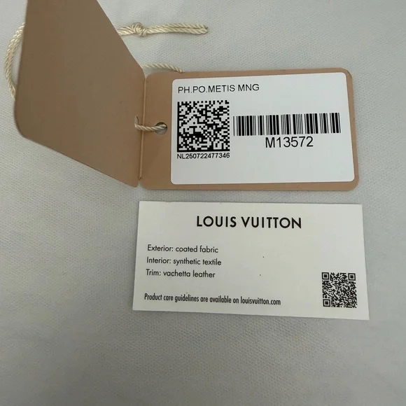 Louis Vuitton Tan and White Tag - Picture 2 of 11